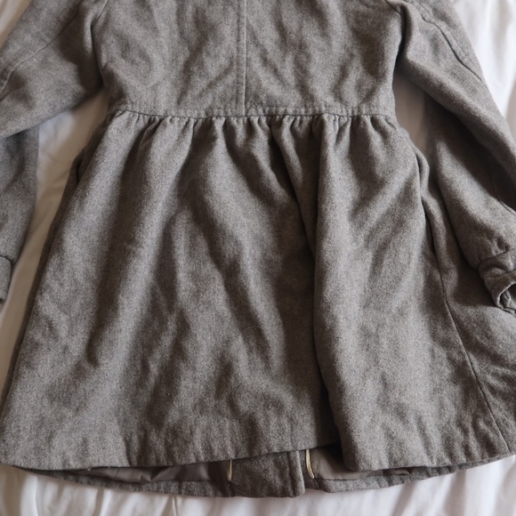 H&M ● Grey Peacoat ● Size 6 - Picture 7 of 8